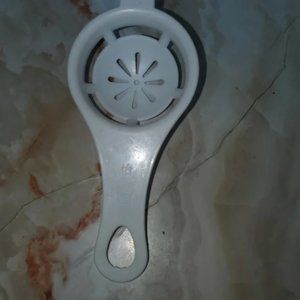 FREE WITH ANY PURCHASE Manual Egg Yolk Seperator